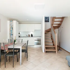  Apartment Grape Attic 72 - The House Of Travelers Italy